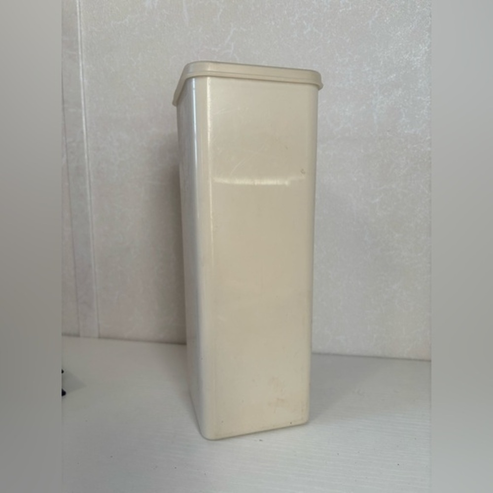Tupperware VTG Velveta Cheese container